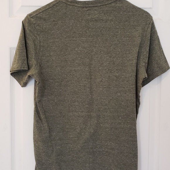 Levi's Pocket T-Shirt - Picture 2 of 7